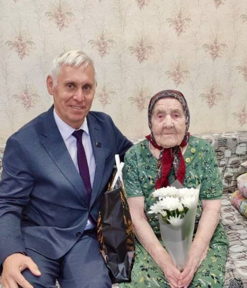 Столетних жительниц Верхнеуслонского района поздравили с праздником