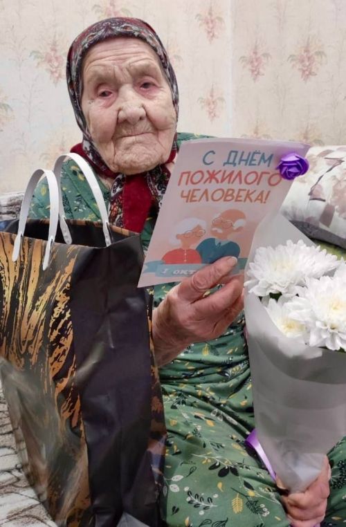 Столетних жительниц Верхнеуслонского района поздравили с праздником