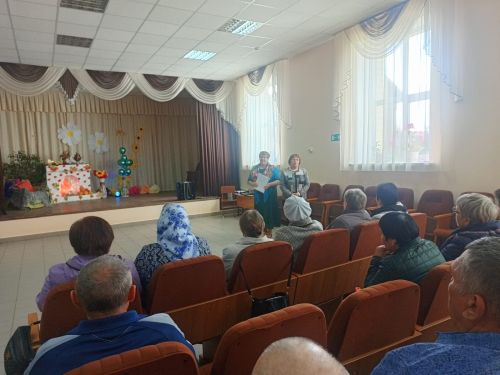 Музыкальная гостиная для пожилых людей в Макуловском СДК