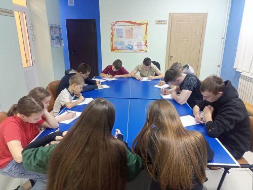 Анкетирование по ПДД для подростков провели в Русском Макулово