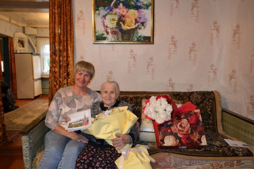 Екатерине Егоровой из Шеланги исполнилось 95 лет