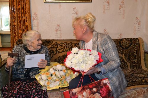Екатерине Егоровой из Шеланги исполнилось 95 лет