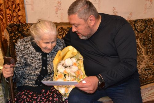 Екатерине Егоровой из Шеланги исполнилось 95 лет