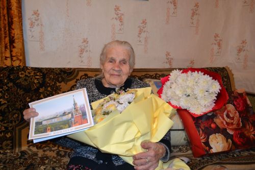Екатерине Егоровой из Шеланги исполнилось 95 лет