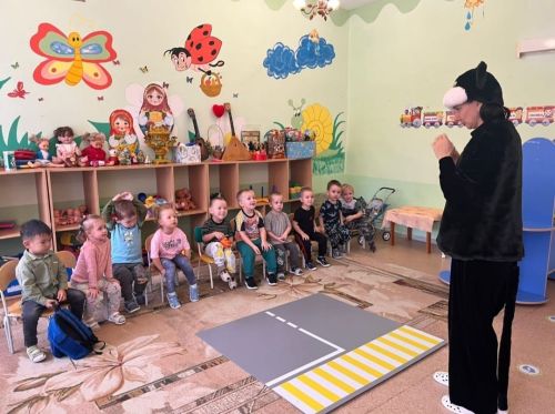 День пешеходного перехода отметили в детском саду с котом Тошкой