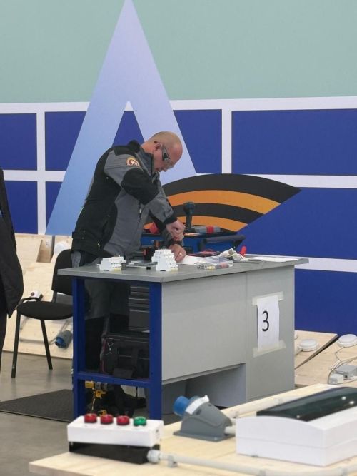 Электромонтажник из Куралова занял второе место на чемпионате Абилимпикс