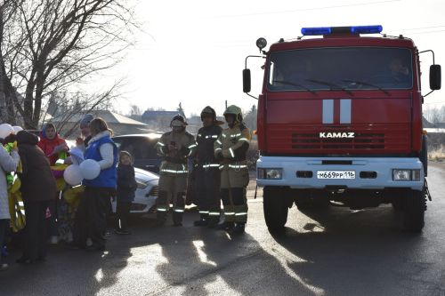 Акция памяти жертв ДТП прошла в Верхнем Услоне