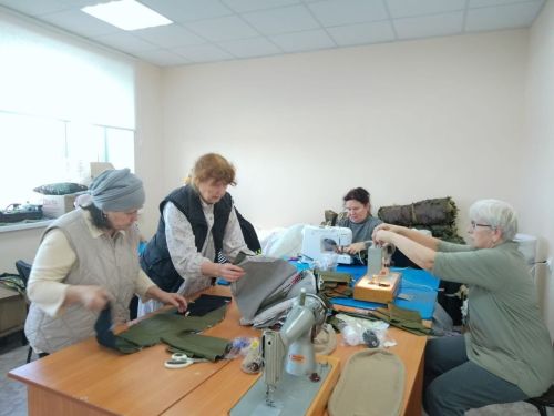 Волонтеры Верхнеуслонского района шьют теплые пояса для участников СВО