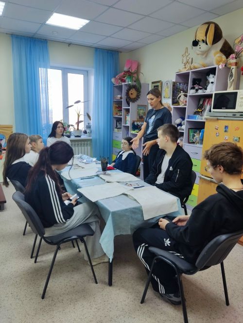 Мастер-класс по росписи эко-сумок прошел в Печищинском СДК