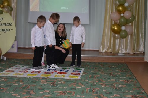 Печище тәрбиячесе «Мин татарча сөйлим һәм эшлим» конкурсы җиңүчесе