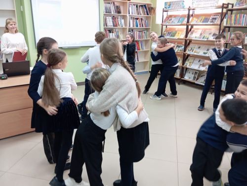 Балалар китапханәсендә сәламләү көне узды