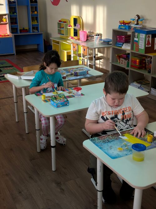 Дети в Кураловском детском саду освоили азы Городецкой росписи