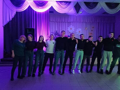 Осенний бал для молодежи прошел в Макуловском сельском Доме культуры