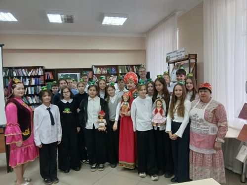 Школьники в Верхнем Услоне изучили народные костюмы по Пушкинской карте