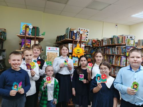 Литературно-игровой час ко Дню матери прошел в Печищинской библиотеке
