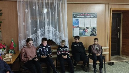 Участник СВО встретился со школьниками в Ямбулатовском сельском Доме культуры