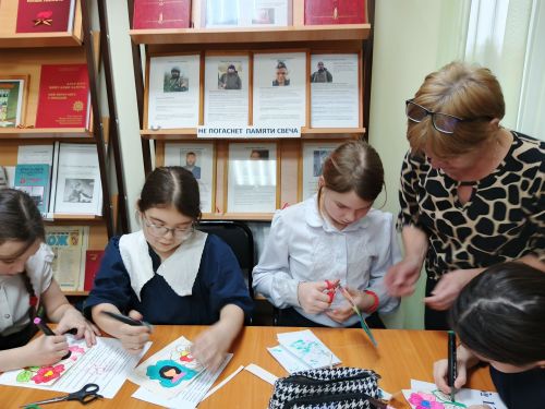 Литературно-игровой час ко Дню матери прошел в Печищинской библиотеке