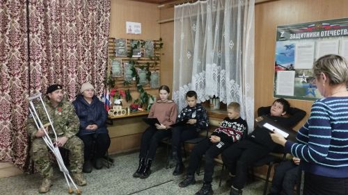 Участник СВО встретился со школьниками в Ямбулатовском сельском Доме культуры