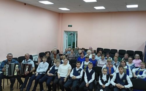 Праздничный концерт ко Дню матери прошел в Кильдеевском Доме культуры