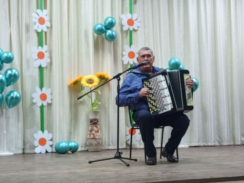 Концерт ко Дню матери прошел в Макуловском доме культуры