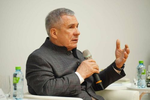 Минниханов поручил провести независимую экспертизу строительства птицефабрики