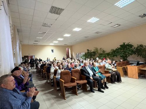 Концерт ко Дню матери прошел в Макуловском доме культуры