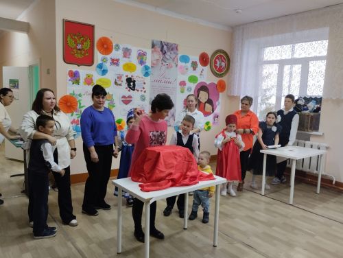 В Печищинской школе прошел праздничный концерт, посвященный Дню матери