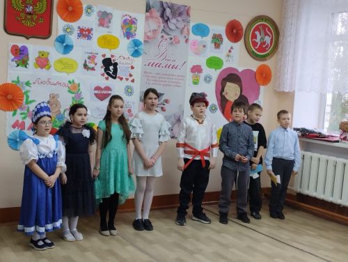 В Печищинской школе прошел праздничный концерт, посвященный Дню матери