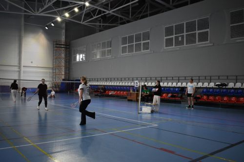 Бадминтон в Верхнеуслонском районе: турнир памяти героев СВО