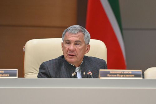 Поздравление Раиса Татарстана с Днем Конституции Республики