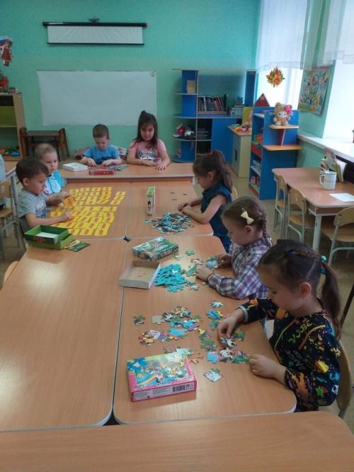 “Каенкай” балалар бакчасында пазллар җыярга яраталар