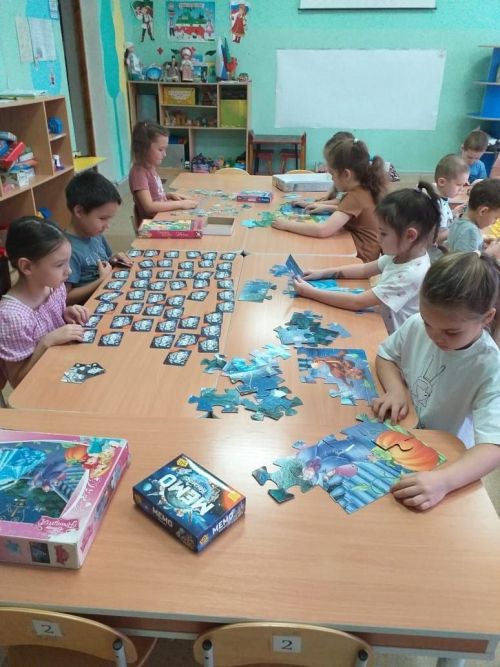 “Каенкай” балалар бакчасында пазллар җыярга яраталар