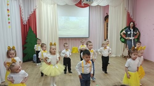 «Каенкай»да  әниләрне бәйрәм белән котладылар