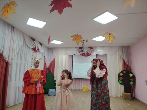 «Каенкай»да  әниләрне бәйрәм белән котладылар