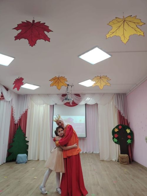 «Каенкай»да  әниләрне бәйрәм белән котладылар