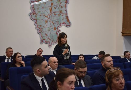 Власть и бизнес Верхнего Услона собрались на итоговую встречу и помогли детям