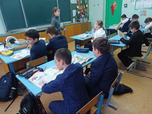 Юные инспекторы движения в Татарско-Бурнашевской школе тренируют веловождение