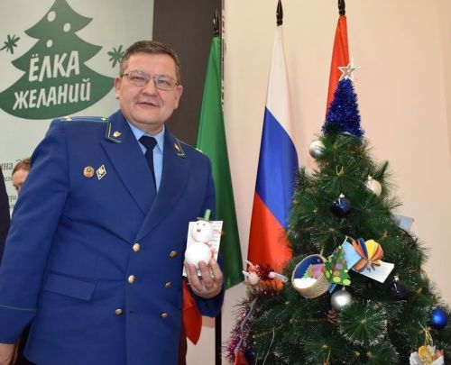 Власть и бизнес Верхнего Услона собрались на итоговую встречу и помогли детям