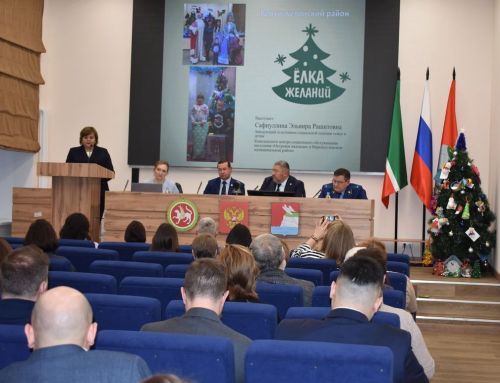Власть и бизнес Верхнего Услона собрались на итоговую встречу и помогли детям