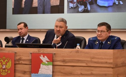 Власть и бизнес Верхнего Услона собрались на итоговую встречу и помогли детям
