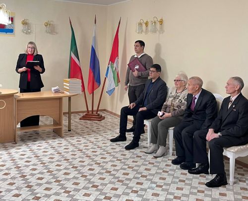 Верхнеуслонским школьникам вручили паспорта в День Конституции