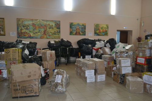 Новогодний конвой: верхнеуслонцы отправили на фронт фуру и «Газель» с подарками
