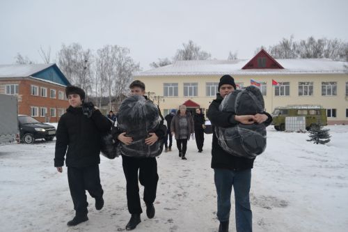 Новогодний конвой: верхнеуслонцы отправили на фронт фуру и «Газель» с подарками