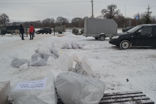 Новогодний конвой: верхнеуслонцы отправили на фронт фуру и «Газель» с подарками