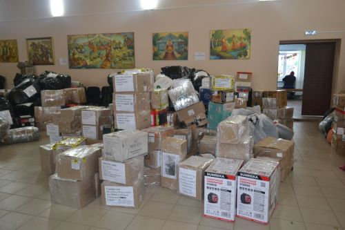 Новогодний конвой: верхнеуслонцы отправили на фронт фуру и «Газель» с подарками