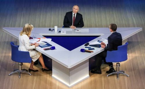 Путин рассказал о поддержке языков и культуры народов России