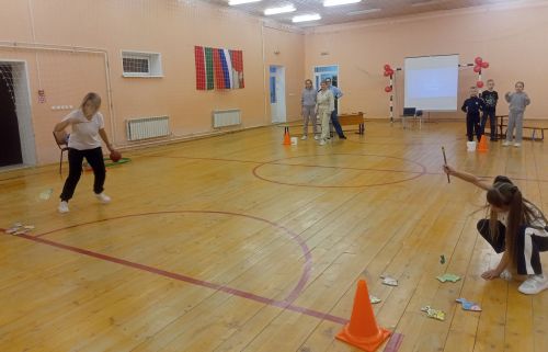В Макулове прошел спортивный праздник для мам и детей