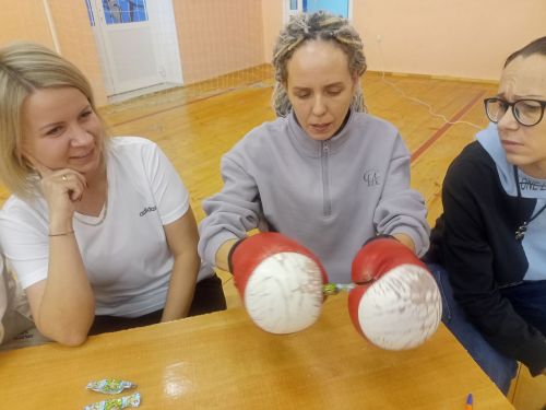 В Макулове прошел спортивный праздник для мам и детей