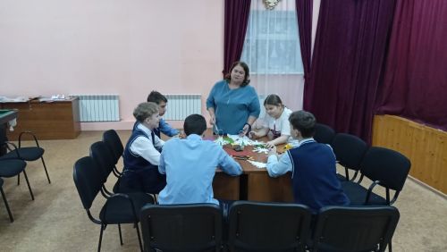 В Кильдеевском ДК прошел детский мастер-класс по созданию елочных игрушек