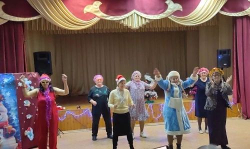 В Шеланговском ДК прошел новогодний вечер «Голубой огонек» для взрослых